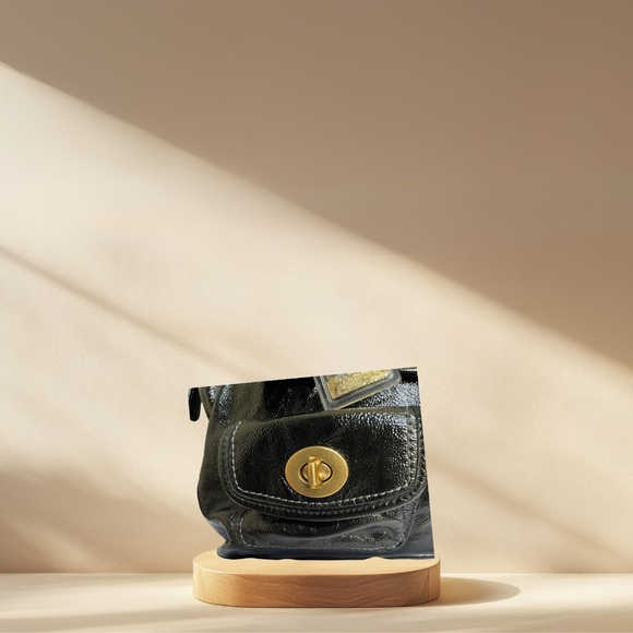 Coach Limited Edition Legacy Peyton Bleeker Patent Leather Tote F13051 – Black – - Picture 2 of 16